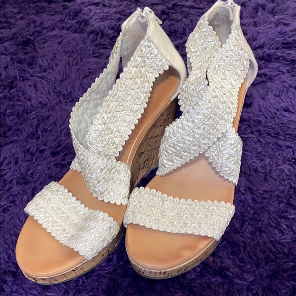 Cream wedges